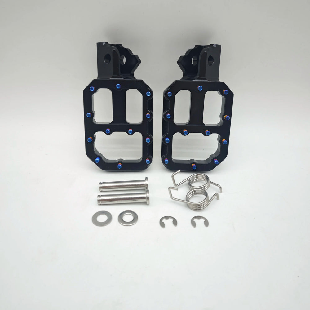 Tuttio Pegs